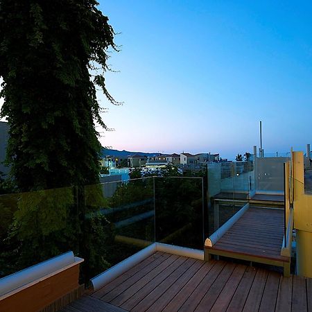 เอโลติส สวีท Aparthotel Agia Marina  ห้อง รูปภาพ
